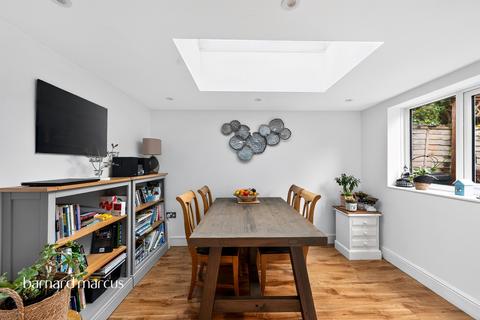 4 bedroom detached house for sale, Warren Road, Banstead