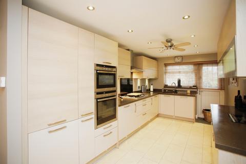 4 bedroom detached house for sale, Staveley Way, Rugby