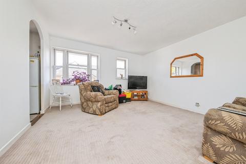 2 bedroom apartment for sale, Hanbury Gardens, Highwoods, Colchester