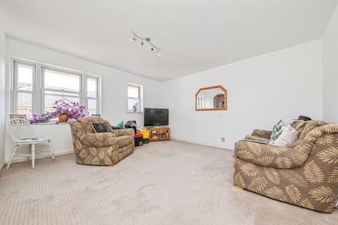 2 bedroom apartment for sale, Hanbury Gardens, Highwoods, Colchester