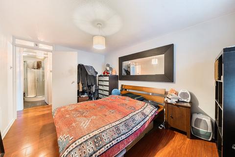 1 bedroom flat for sale, Mawbey Street, London