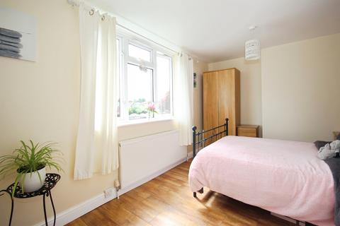 2 bedroom ground floor flat for sale, Crown Way, Leamington Spa