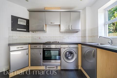 2 bedroom flat for sale, International Way, Sunbury-On-Thames