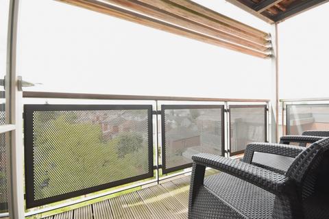 2 bedroom flat for sale, Lynmouth Avenue, Chelmsford