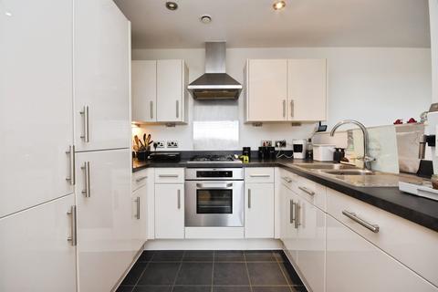 2 bedroom flat for sale, Lynmouth Avenue, Chelmsford