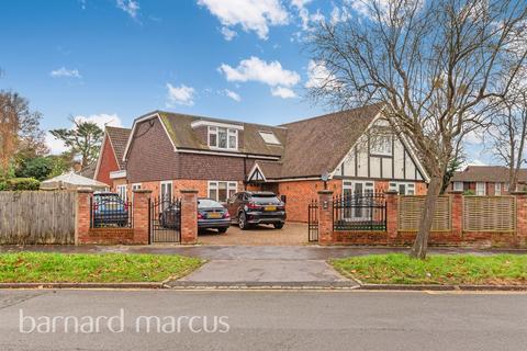 5 bedroom bungalow for sale, Deepdene Avenue, Croydon