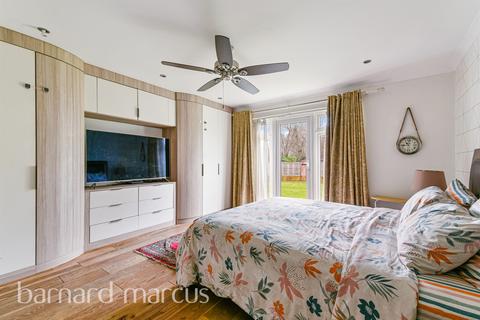 5 bedroom bungalow for sale, Deepdene Avenue, Croydon