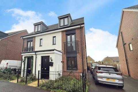 3 bedroom semi-detached house for sale, Grayling Avenue, Swindon