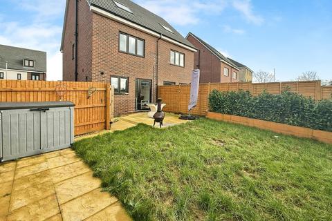 3 bedroom semi-detached house for sale, Grayling Avenue, Swindon