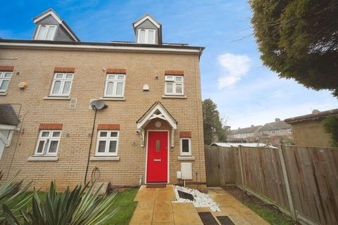 Oakley Gardens, Luton