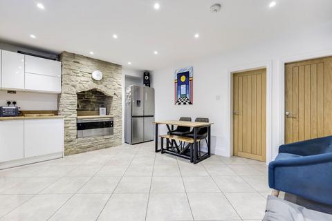 3 bedroom terraced house for sale, South Street, Rawdon, Leeds, West Yorkshire, LS19