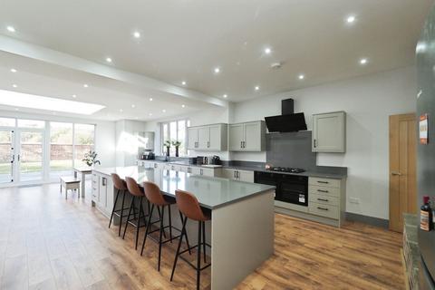 5 bedroom detached house for sale, Elkesley Road, Meden Vale, Mansfield