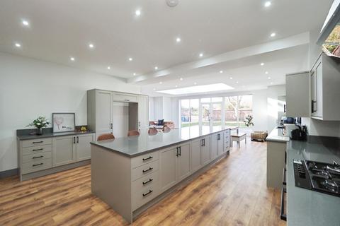 5 bedroom detached house for sale, Elkesley Road, Meden Vale, Mansfield