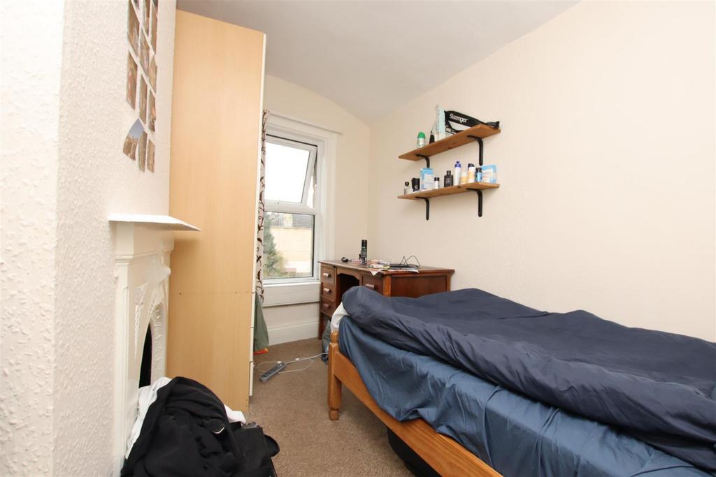 Bedroom single 1