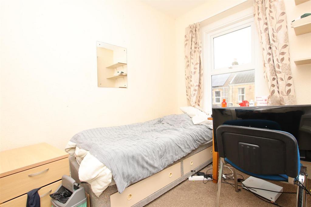 Bedroom single 2