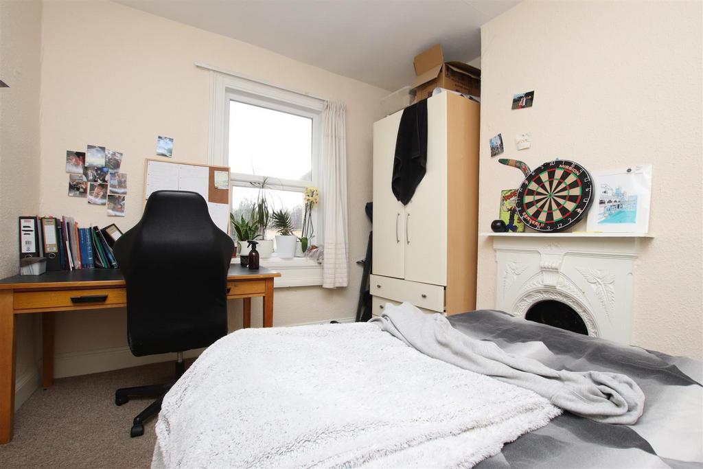 Double bedroom 2
