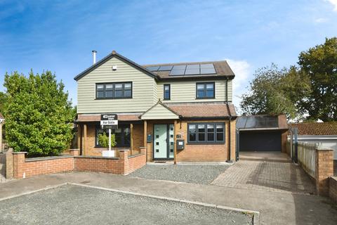 4 bedroom detached house for sale, The Oaks, Quakers Yard, Treharris