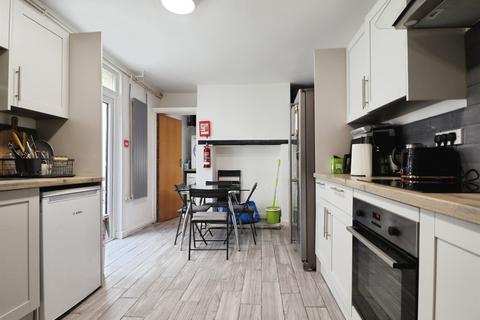 5 bedroom terraced house for sale, Adamsdown Square, Cardiff