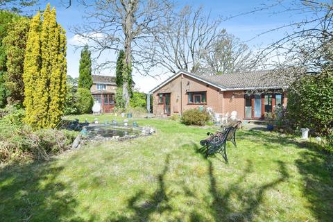 3 bedroom detached bungalow for sale, Longacre Drive, Ferndown