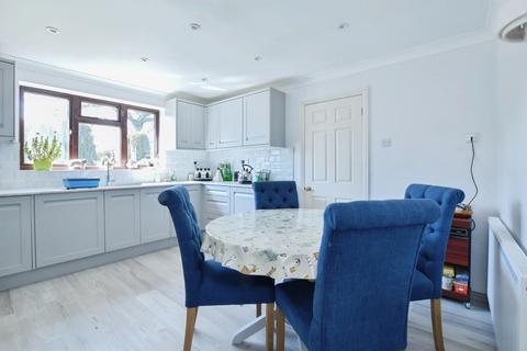3 bedroom detached bungalow for sale, Longacre Drive, Ferndown