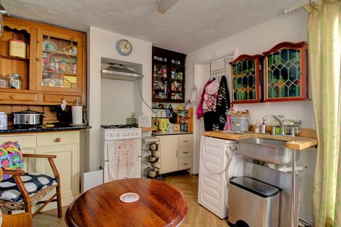 2 bedroom semi-detached house for sale, Suffolk Street, Walton On The Naze