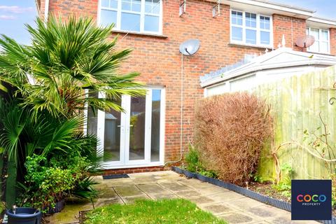 2 bedroom terraced house to rent, Whitehead Drive, Weymouth DT4