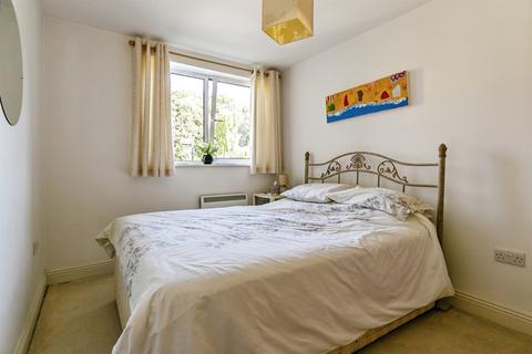 2 bedroom apartment for sale, Marina Close, Boscombe, Bournemouth