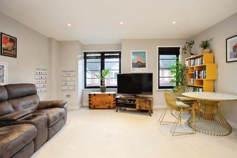 2 bedroom flat for sale, Granville Road, Watford