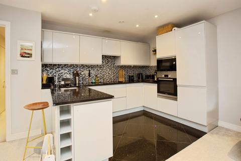 2 bedroom flat for sale, Granville Road, Watford