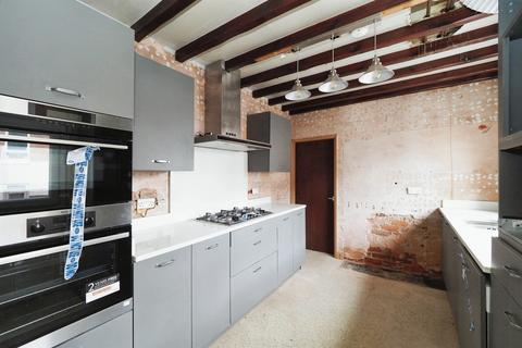 4 bedroom semi-detached house for sale, Church Hill Street, Burton-On-Trent