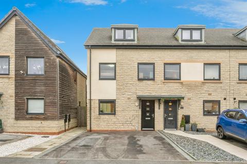 3 bedroom townhouse for sale, Oak Road, Thurnscoe, Rotherham