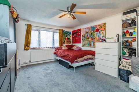 1 bedroom flat for sale, Strover Street, GILLINGHAM
