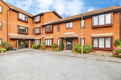 1 bedroom flat for sale, High Street, Bushey