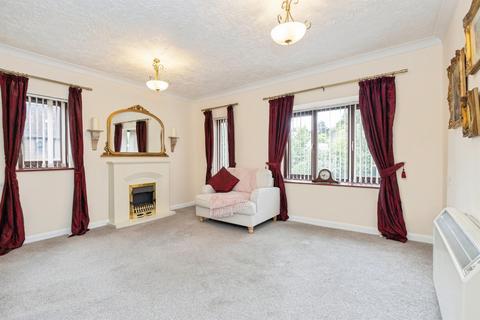 1 bedroom flat for sale, High Street, Bushey