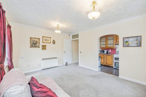 1 bedroom flat for sale, High Street, Bushey
