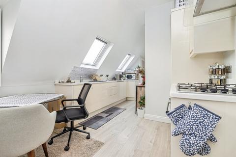 1 bedroom apartment for sale, High Street, Bushey