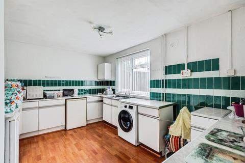 3 bedroom terraced house for sale, Pinnocks Place, Swindon
