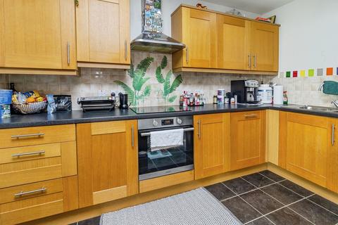 1 bedroom flat for sale, Watling Street, Bletchley, MILTON KEYNES
