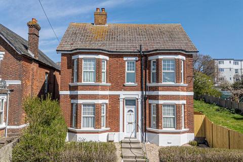 Victoria Avenue, Hastings