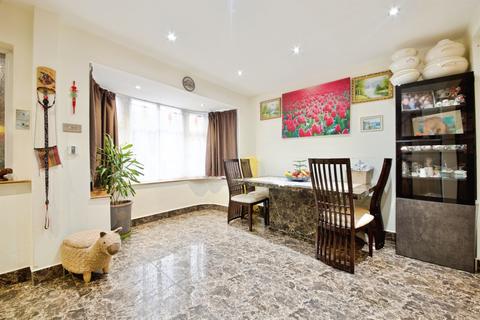 3 bedroom semi-detached house for sale, Aldridge Avenue, Edgware