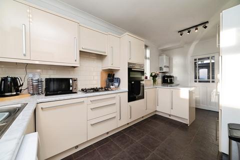 3 bedroom semi-detached house for sale, Burniston Road, HULL