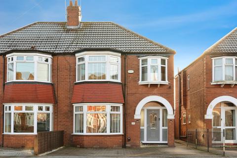 3 bedroom semi-detached house for sale, Burniston Road, HULL