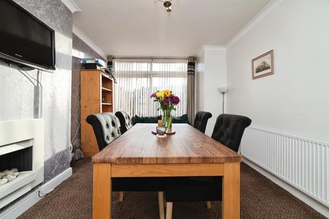 3 bedroom semi-detached house for sale, Burniston Road, HULL