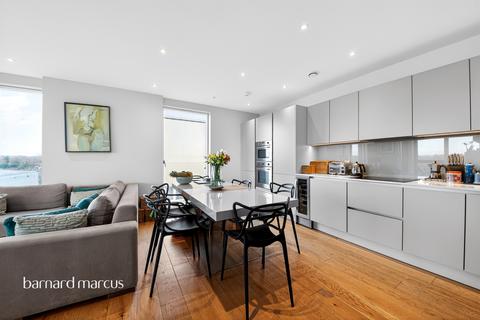 3 bedroom flat for sale, Acton Walk, London