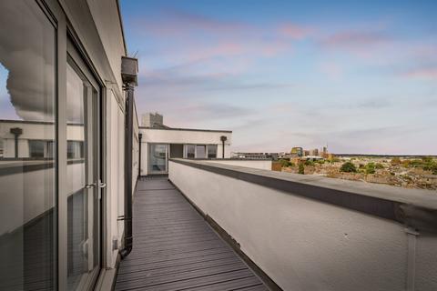 2 bedroom penthouse for sale, Loates Lane, Watford