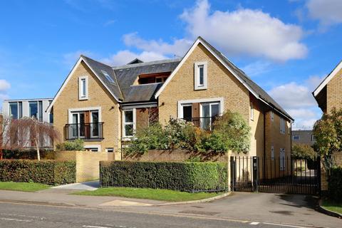 2 bedroom duplex for sale, Station Road, Beaconsfield, Buckinghamshire, HP9