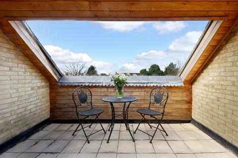 2 bedroom duplex for sale, Station Road, Beaconsfield, Buckinghamshire, HP9