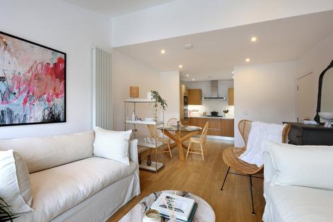 2 bedroom duplex for sale, Station Road, Beaconsfield, Buckinghamshire, HP9