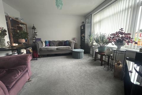 3 bedroom semi-detached house to rent, Redlands Road, Solihull B91