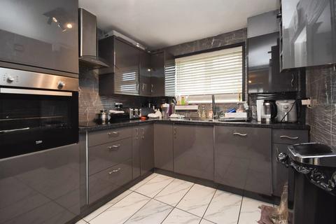 3 bedroom end of terrace house for sale, Masefield Road, Braintree